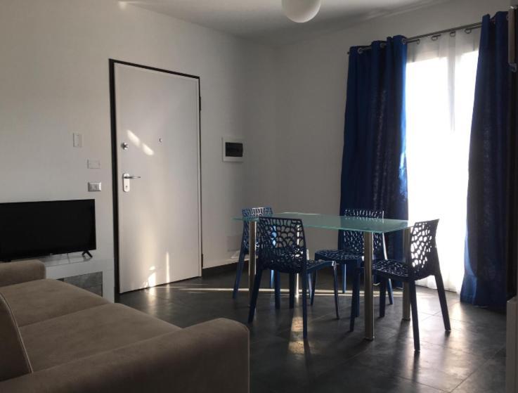 Casa Vacanza Colors Porto Torres Bagian luar foto