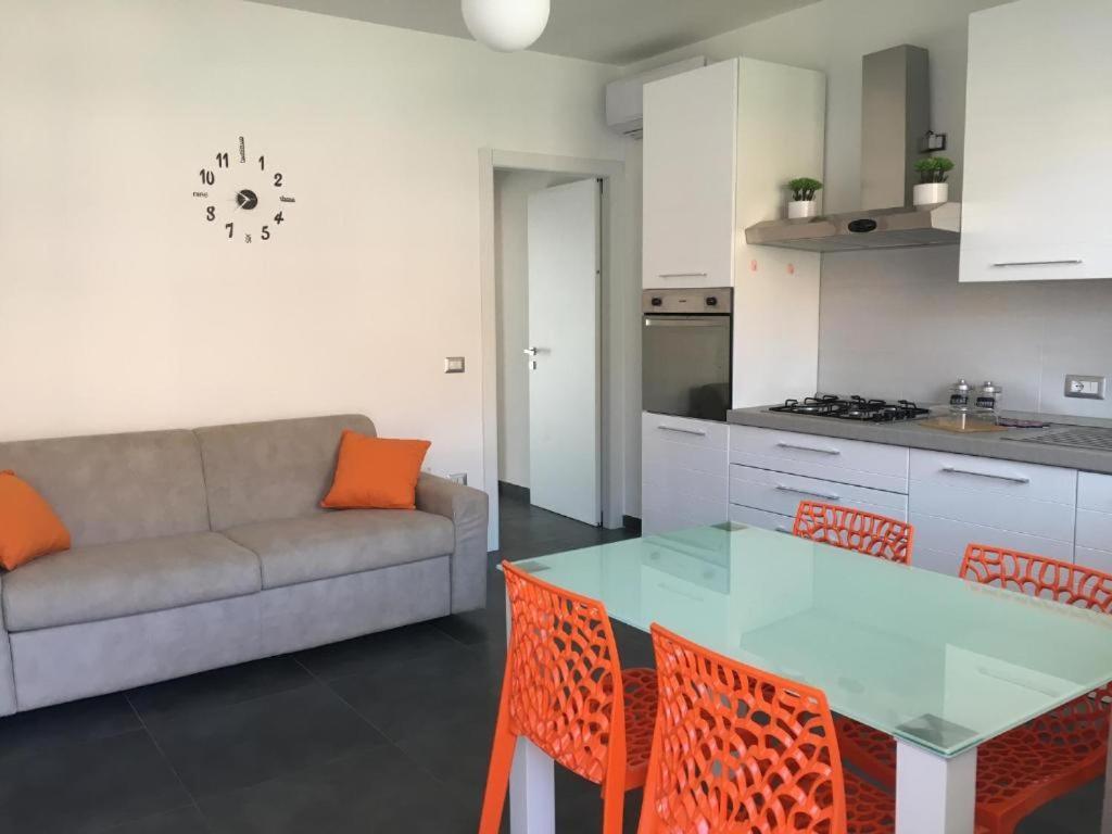 Casa Vacanza Colors Porto Torres Bagian luar foto