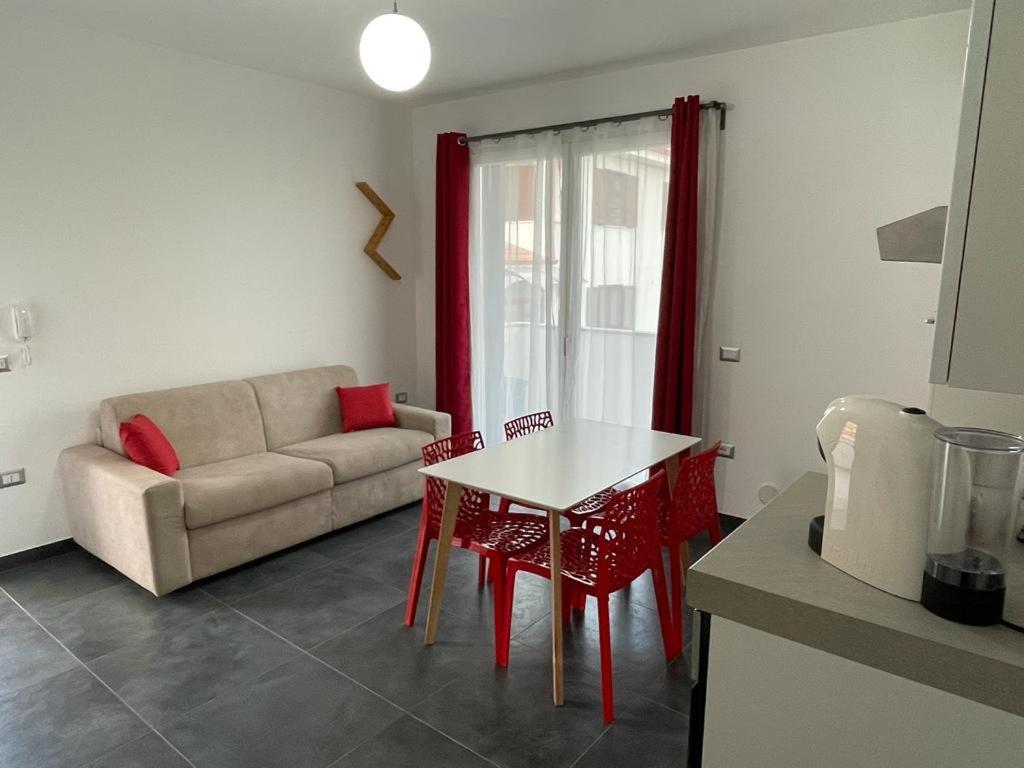 Casa Vacanza Colors Porto Torres Bagian luar foto