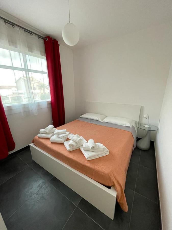 Casa Vacanza Colors Porto Torres Bagian luar foto