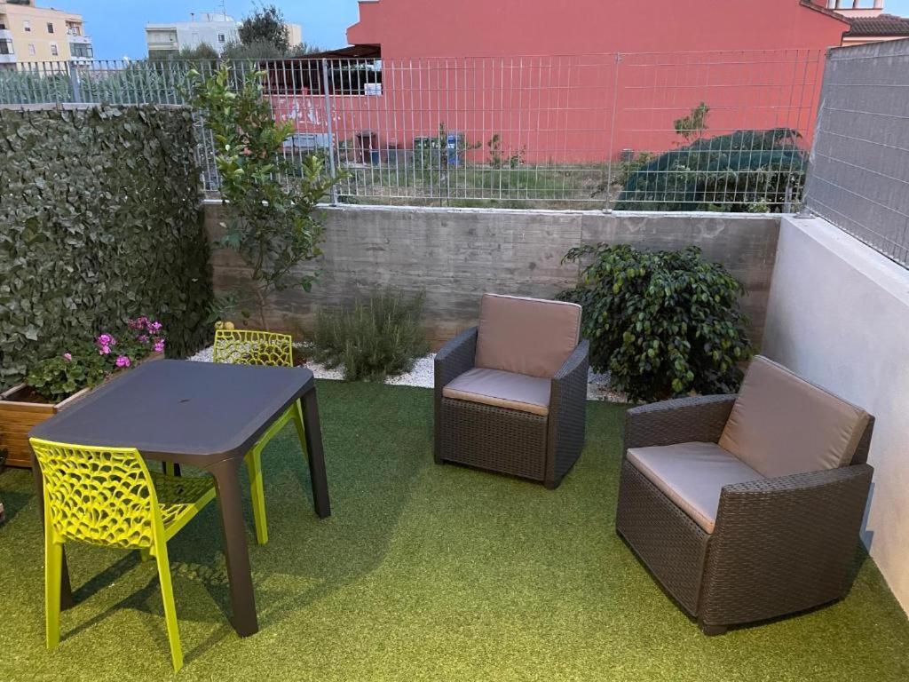 Casa Vacanza Colors Porto Torres Bagian luar foto